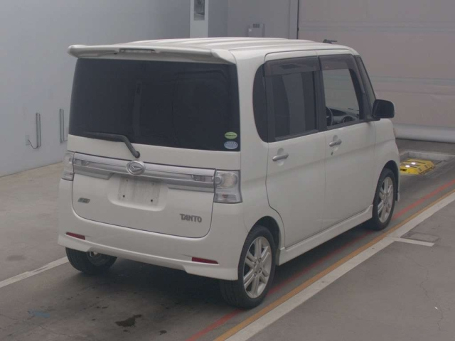 DAIHATSU TANTO 2012