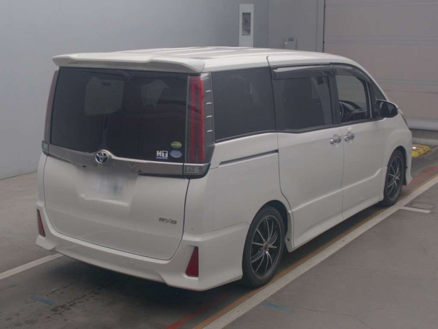 TOYOTA NOAH 2019