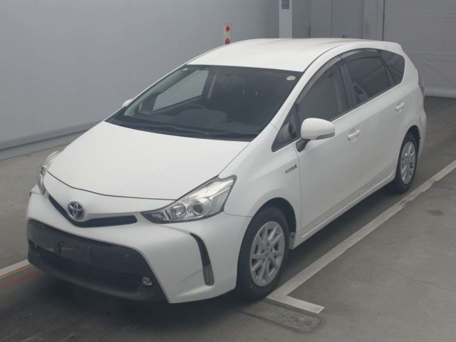 TOYOTA PRIUS ALPHA 2017