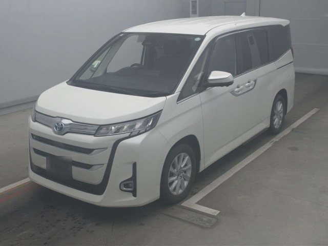 TOYOTA NOAH 2022