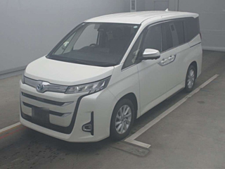 TOYOTA NOAH 2022