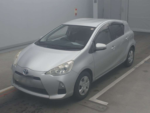 TOYOTA AQUA 2012