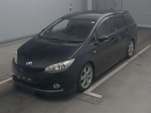 TOYOTA WISH 2010