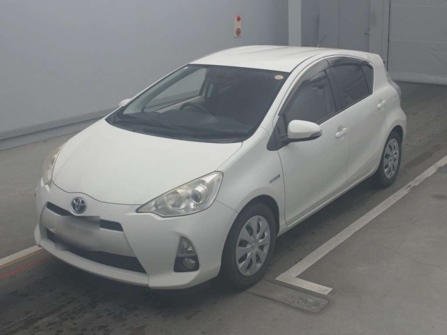 TOYOTA AQUA 2013