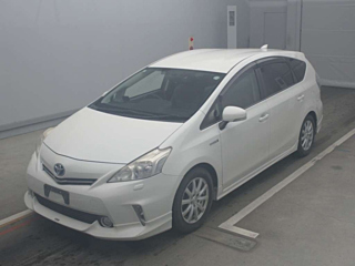 TOYOTA PRIUS ALPHA 2013