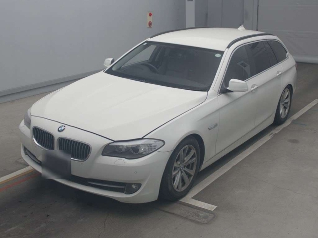 BMW 5 SERIES 2011