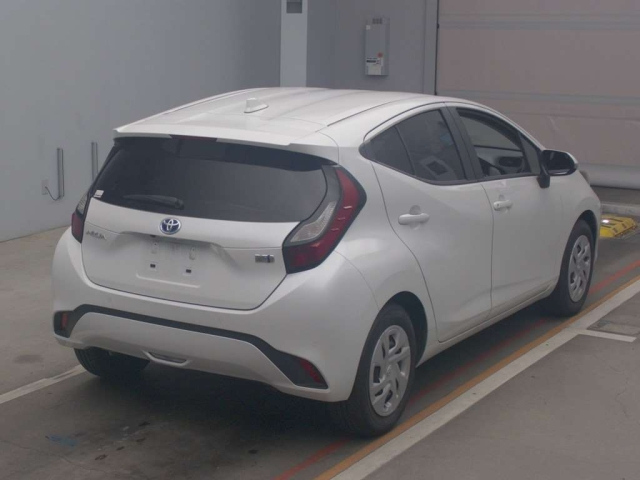 TOYOTA AQUA 2022