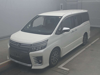 TOYOTA VOXY 2017