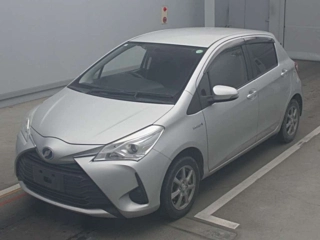 TOYOTA VITZ 2017