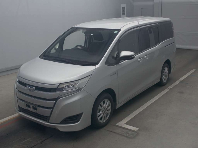 TOYOTA NOAH 2018