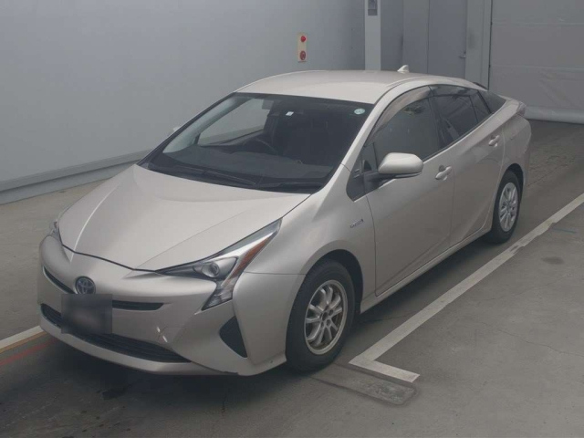 TOYOTA PRIUS 2016