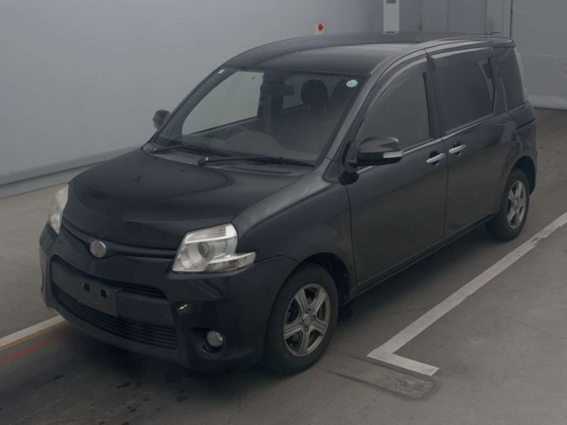 TOYOTA SIENTA 2014