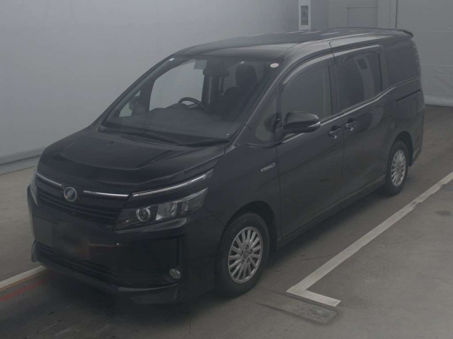 TOYOTA VOXY 2014