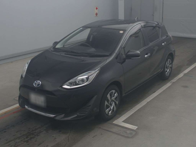 TOYOTA AQUA 2021