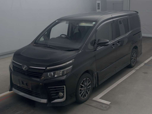 TOYOTA VOXY 2014