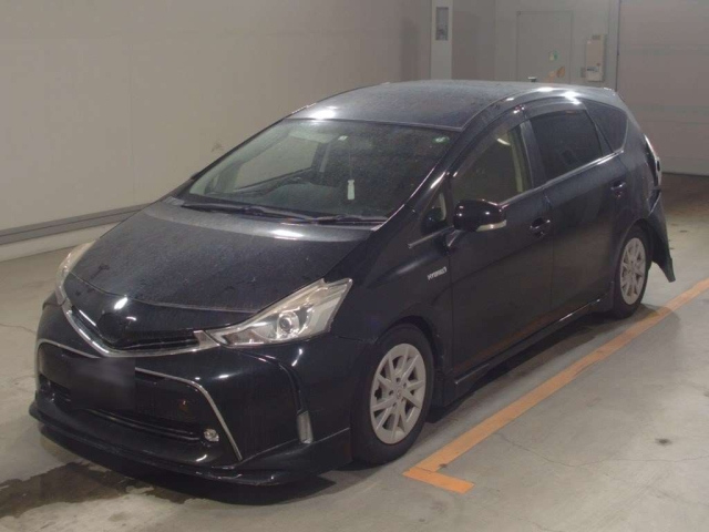 TOYOTA PRIUS ALPHA 2015