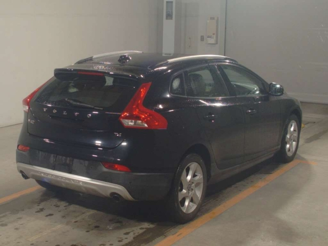 VOLVO V40 2014