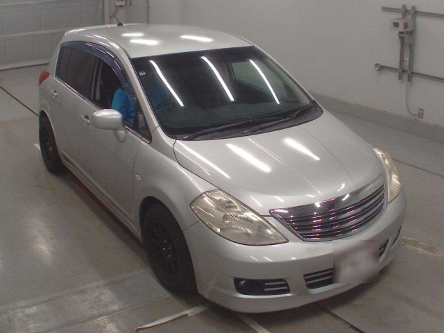 NISSAN TIIDA 2009