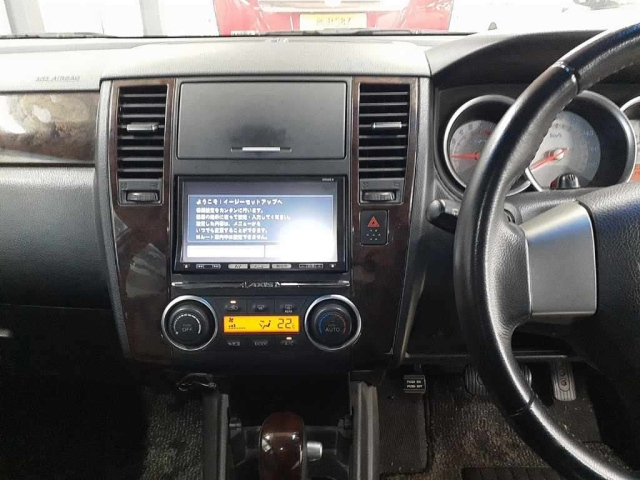 NISSAN TIIDA 2009