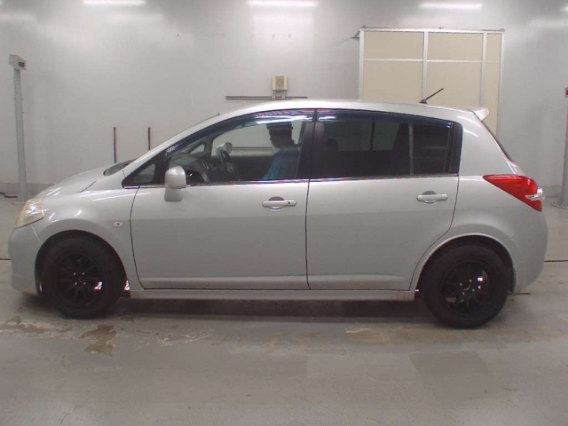 NISSAN TIIDA 2009