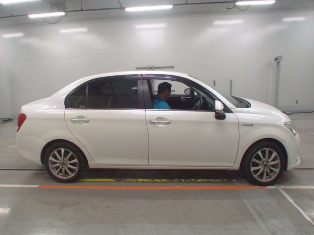 TOYOTA COROLLA AXIO 2013