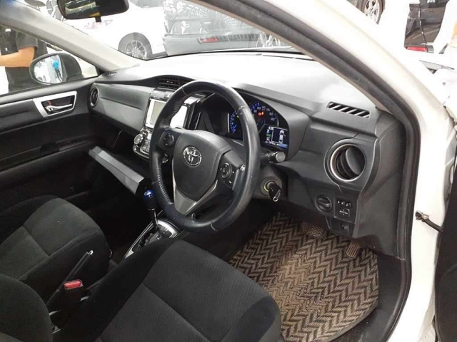 TOYOTA COROLLA AXIO 2013