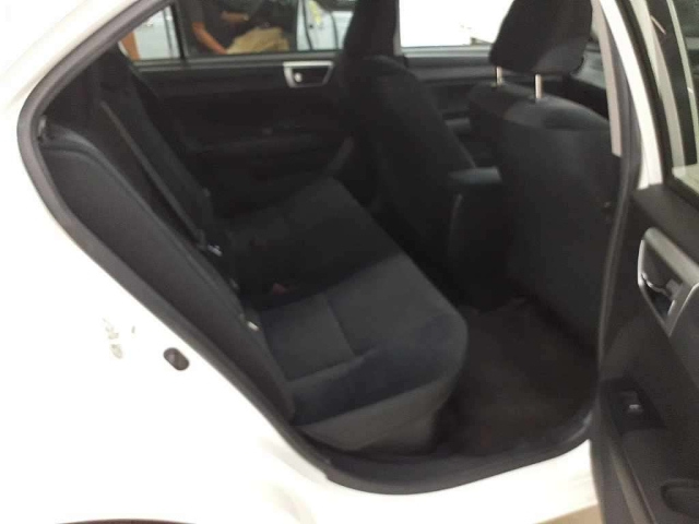 TOYOTA COROLLA AXIO 2013