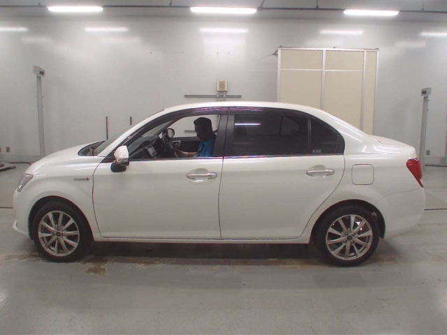 TOYOTA COROLLA AXIO 2013
