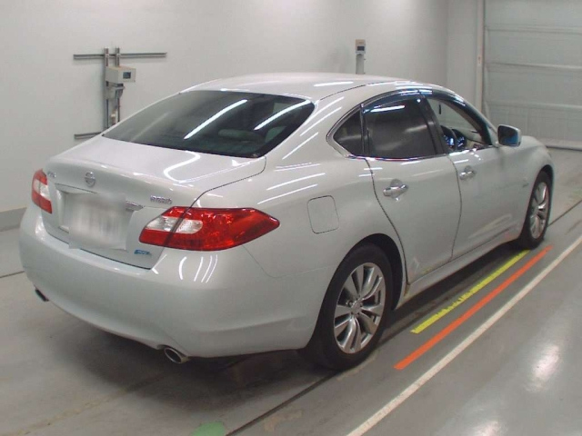 NISSAN FUGA 2011