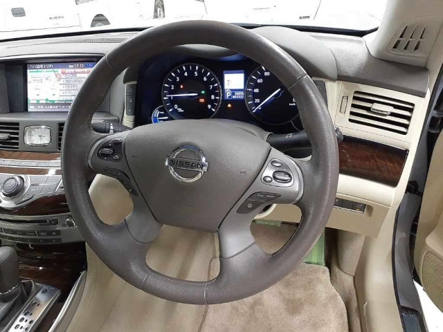 NISSAN FUGA 2011