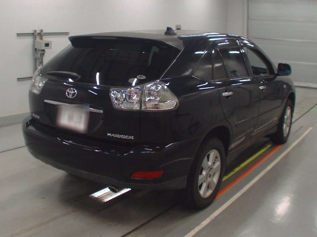 TOYOTA HARRIER 2010