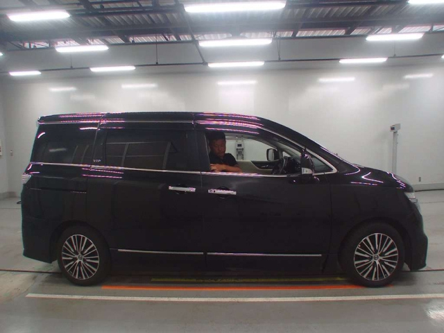 NISSAN ELGRAND 2021