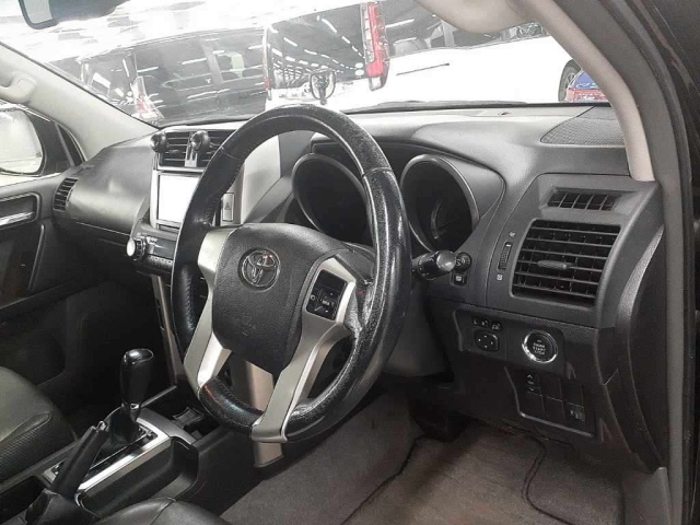 TOYOTA LAND CRUISER PRADO 2012
