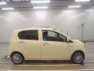 DAIHATSU MIRA E S 2014