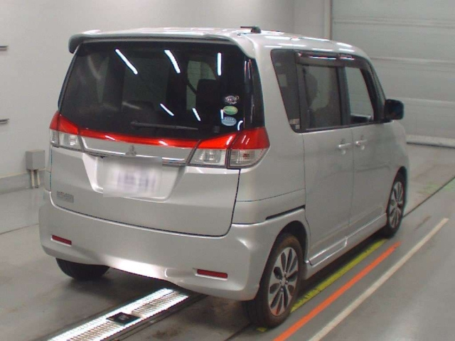 MITSUBISHI DELICA D2 2015
