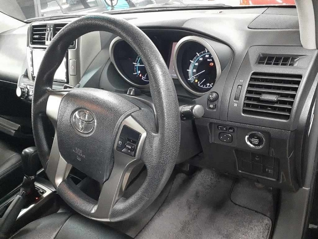 TOYOTA LAND CRUISER PRADO 2010
