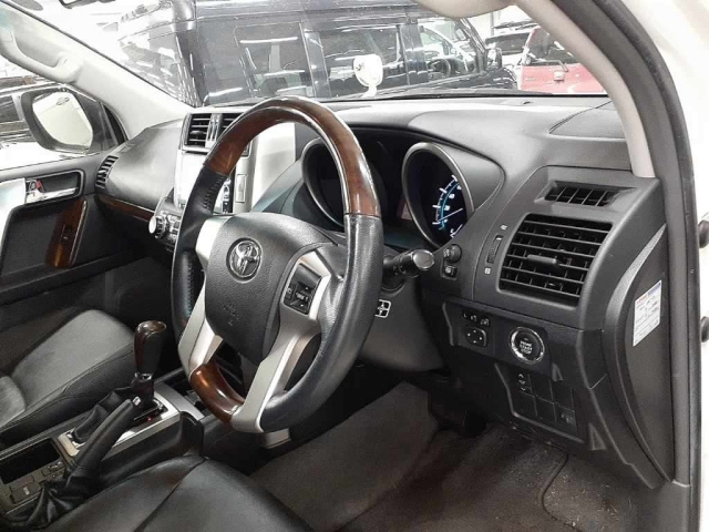 TOYOTA LAND CRUISER PRADO 2013