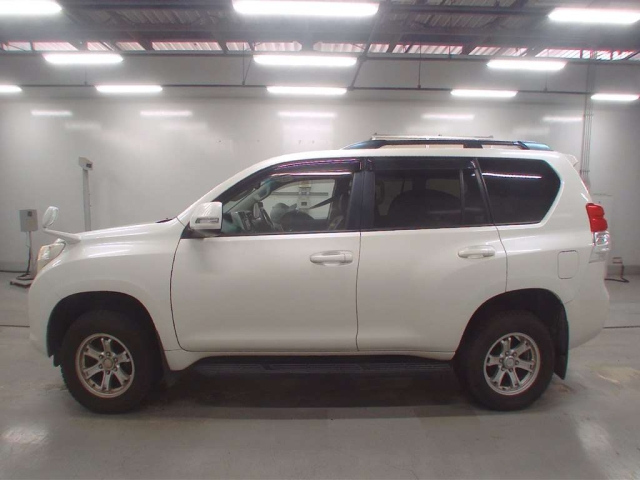TOYOTA LAND CRUISER PRADO 2013