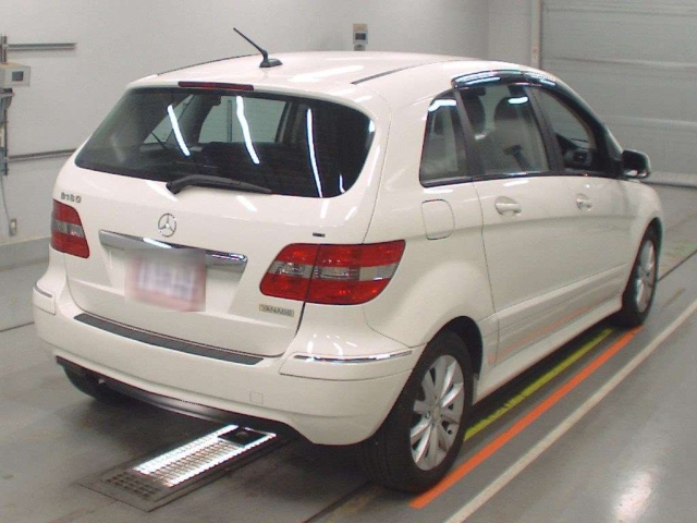 MERCEDES BENZ B CLASS 2010