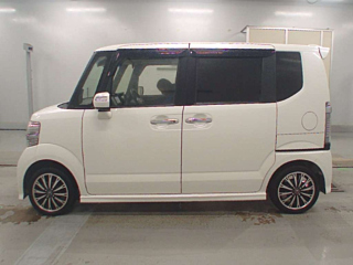 HONDA N BOX 2017
