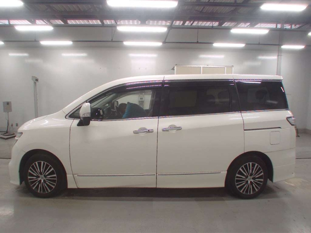 NISSAN ELGRAND 2018
