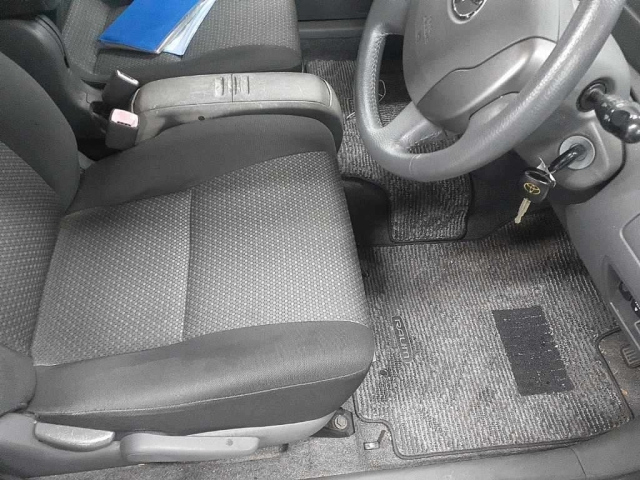 TOYOTA RAUM 2008
