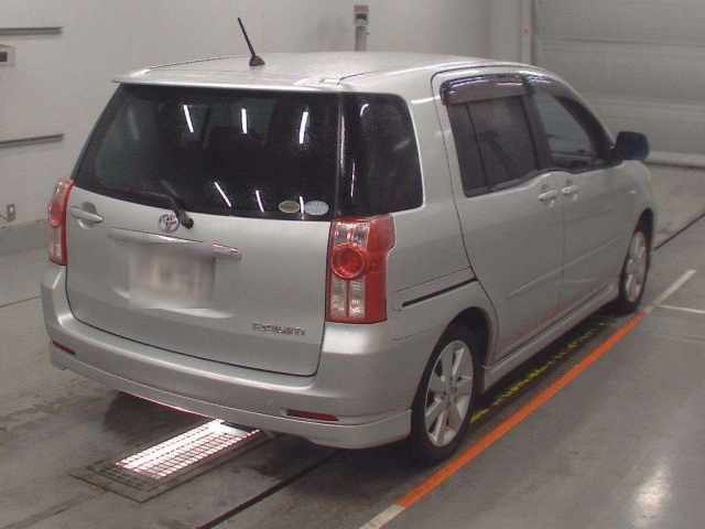 TOYOTA RAUM 2008