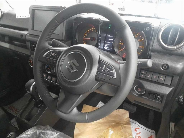 SUZUKI JIMNY 2025