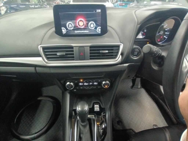 MAZDA AXELA 2018