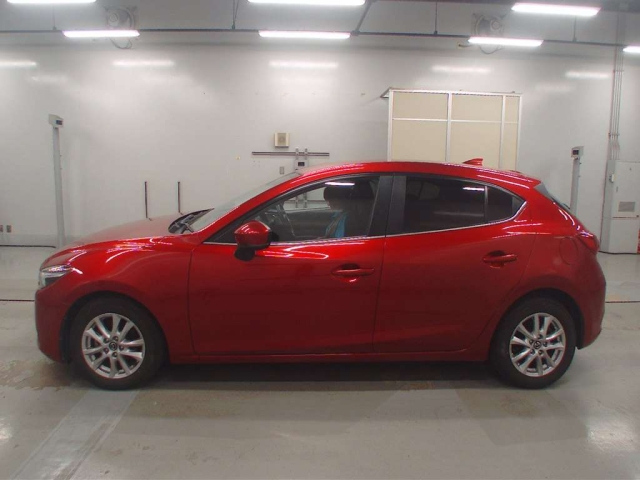 MAZDA AXELA 2018