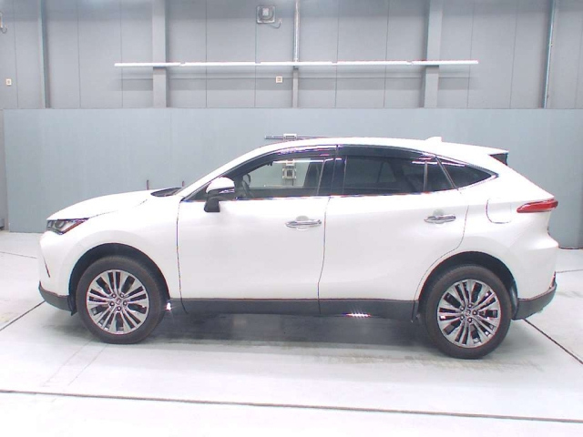 TOYOTA HARRIER 2022