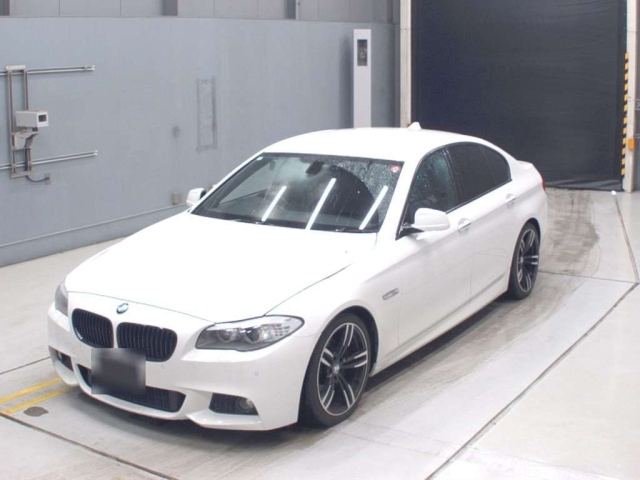 BMW 5 SERIES 2013