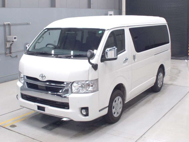 TOYOTA HIACE 2021