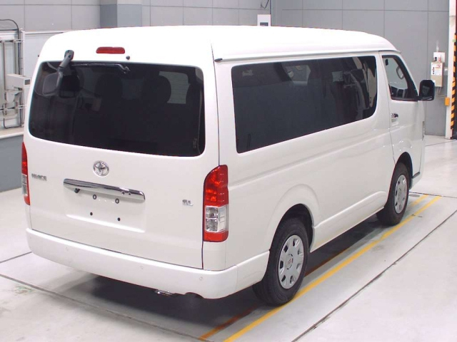 TOYOTA HIACE 2021
